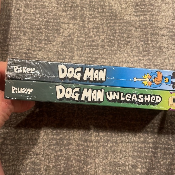 Scholastic to pack dog man, books - Picture 2 of 3